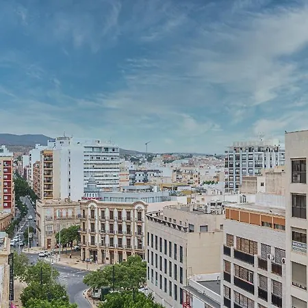 Paseo De *